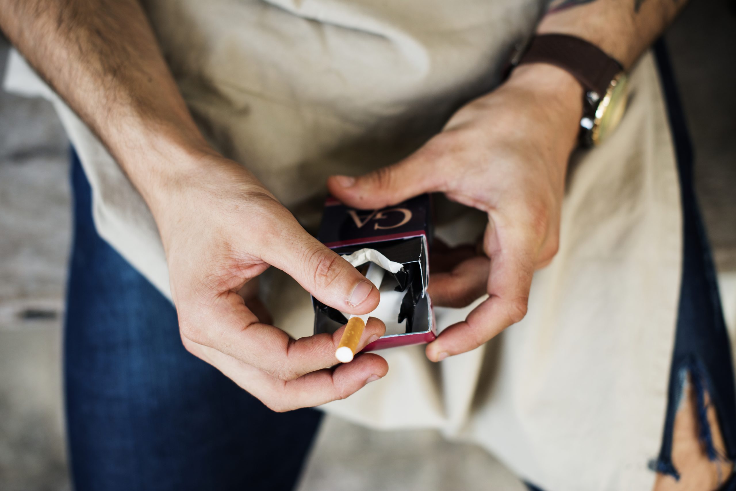 بزرگسالان درگیر مواد مخدر