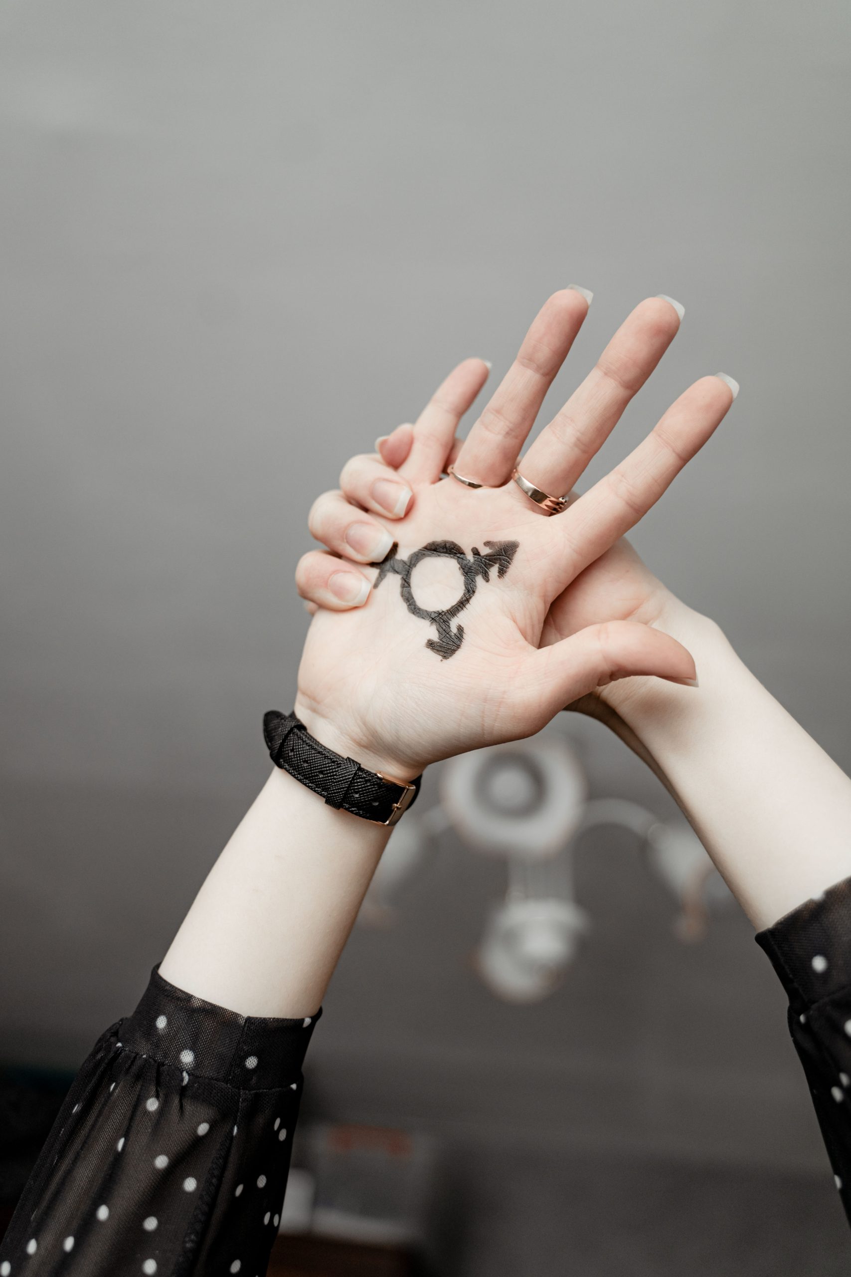 اهمیت دریافت خدمات تراپی برای هویت و مسائل جنسی در نوجوانان